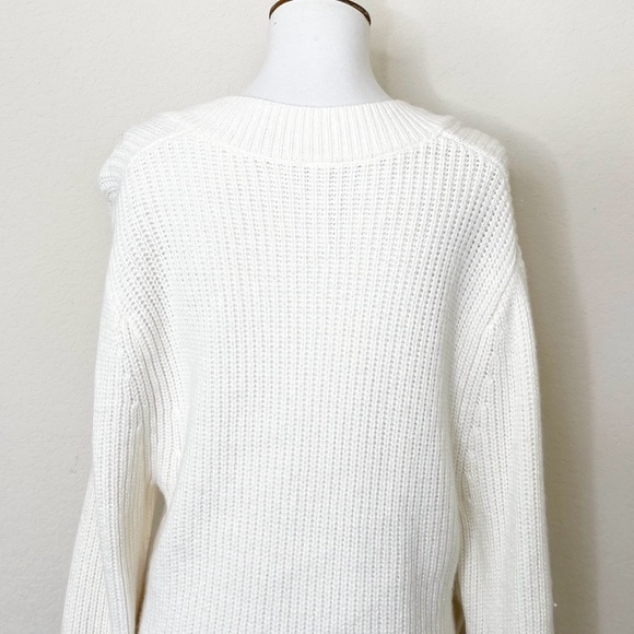 Athleta Shasta V-Neck Sweater Wool Blend
Chunky Ribbed Hi Low Hem Dove Cream - Picture 9 of 14